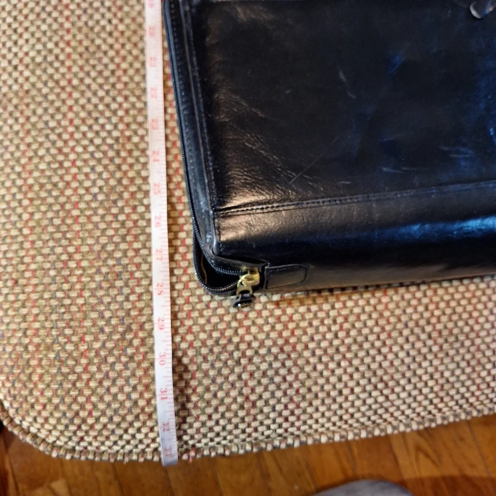 Franklin Covey Black Leather Vintage Messenger Crossbody Bag